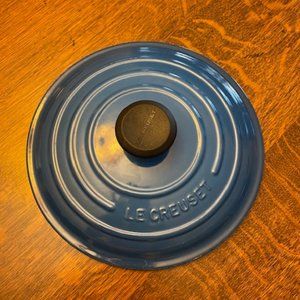 Le Creuset 24 Blue 4.5 Qt round Dutch Oven